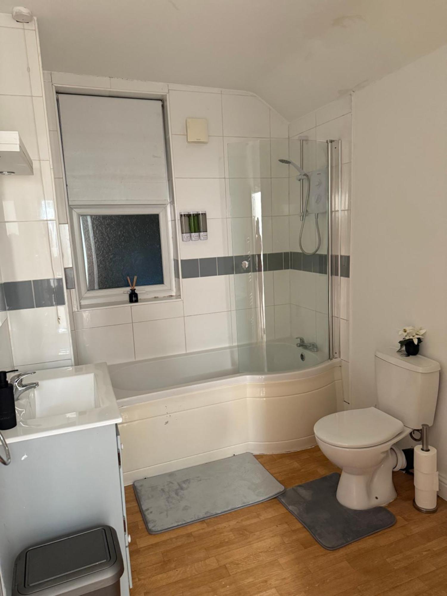 3 Bedroom Terraced Home 노팅엄 외부 사진