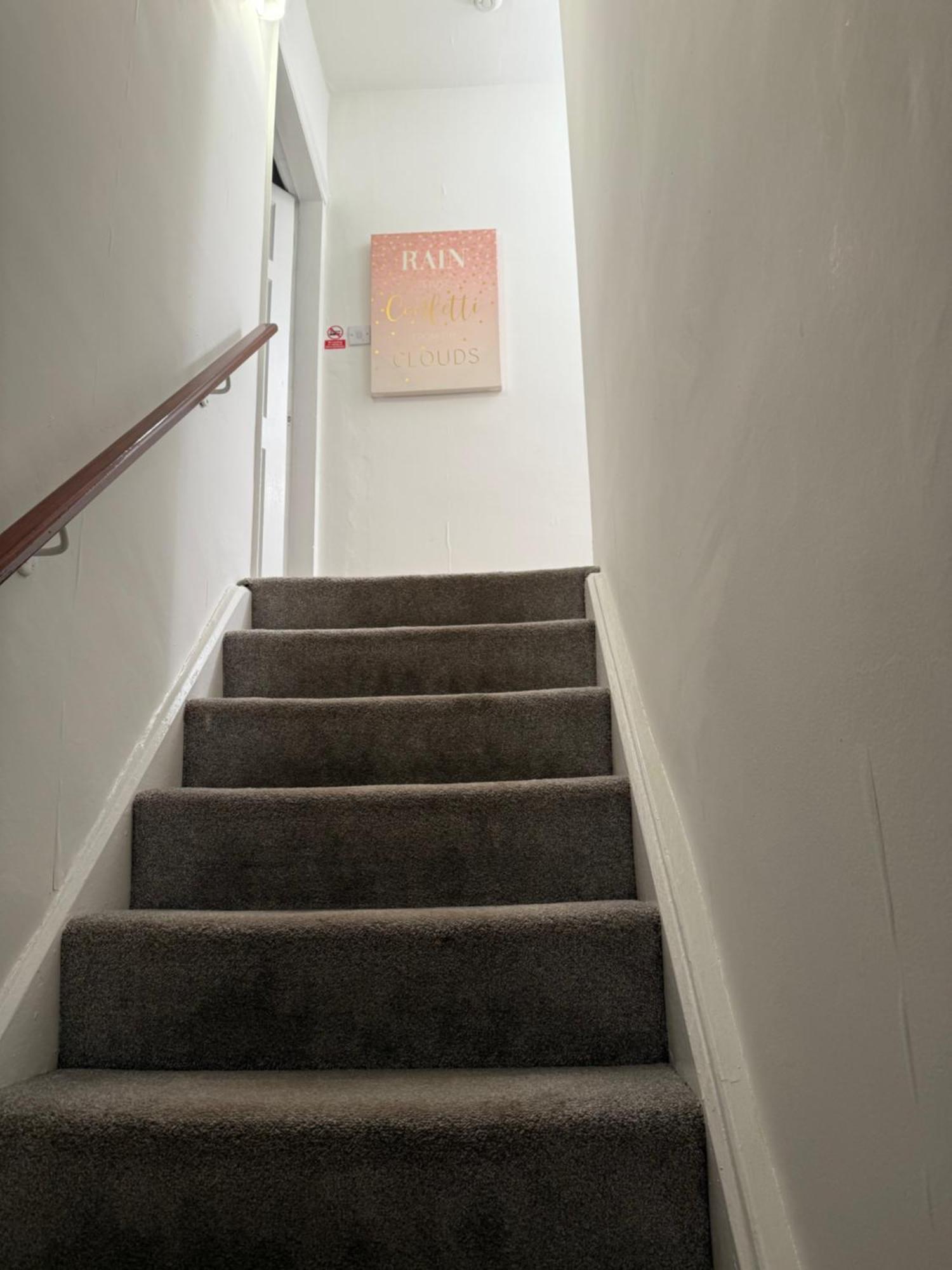 3 Bedroom Terraced Home 노팅엄 외부 사진