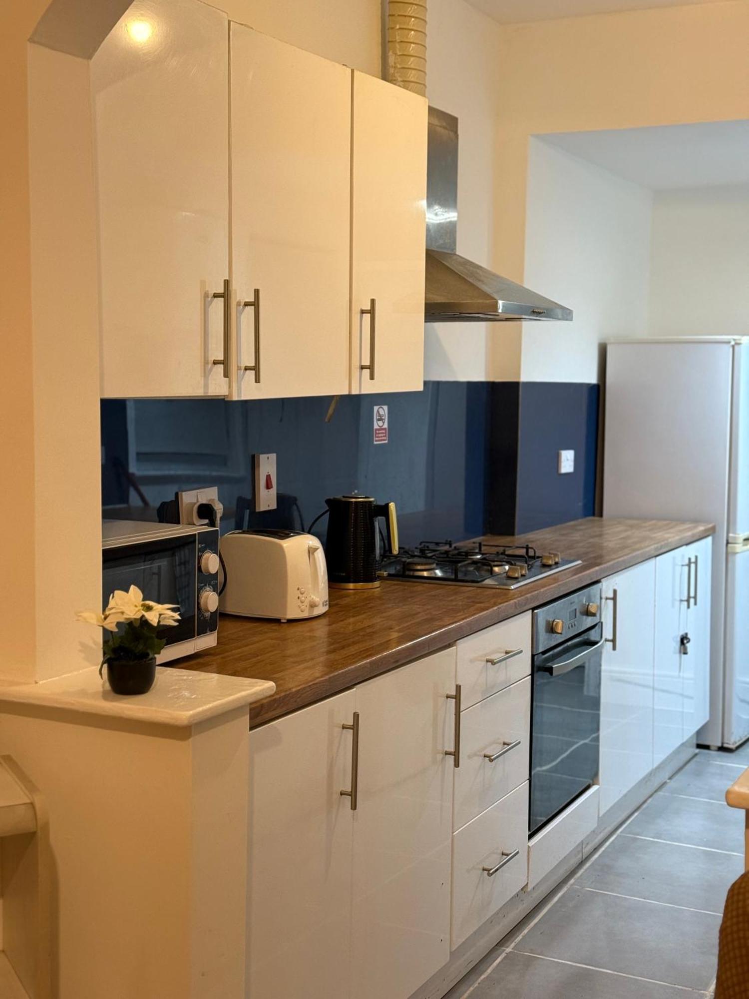 3 Bedroom Terraced Home 노팅엄 외부 사진