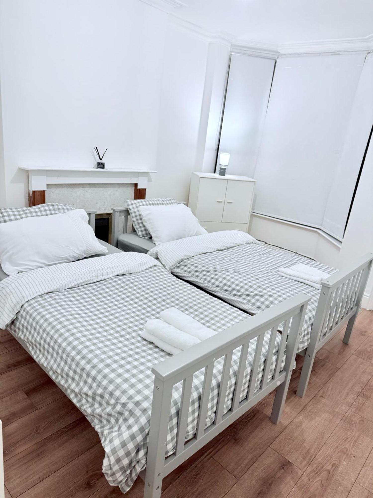 3 Bedroom Terraced Home 노팅엄 외부 사진